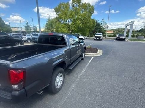 Used 2021 Toyota Tacoma SR AWD/4WD image 3