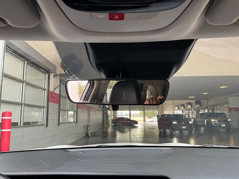 Used 2025 Kia Seltos S image 17