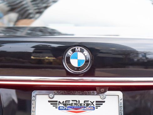 Used 2020 BMW 750i xDrive w/ M Sport Package image 51