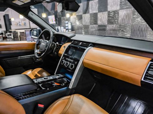 Used 2019 Land Rover Discovery HSE Luxury image 11