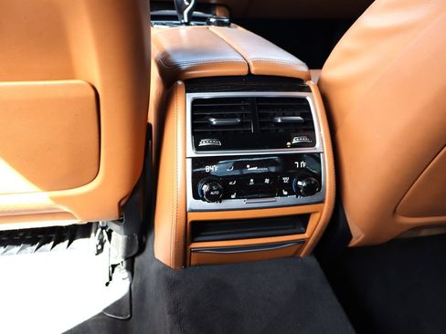 Used 2018 BMW 750i xDrive AWD/4WD image 21