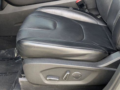 Used 2019 Ford Edge Titanium image 15