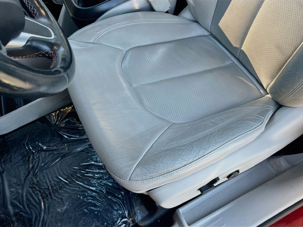 Used 2018 Chrysler Pacifica Touring-L w/ Advanced Safetytec Group FWD image 18