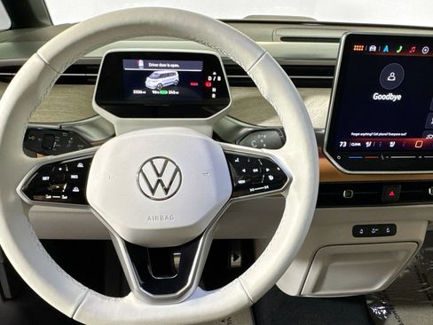 Used 2025 Volkswagen ID. Buzz 1st Edition image 11