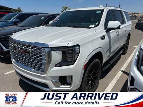 Used 2022 GMC Yukon XL Denali AWD/4WD image 1