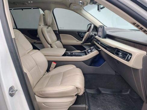 Used 2020 Lincoln Aviator Reserve w/ Equipment Group 202A image 16