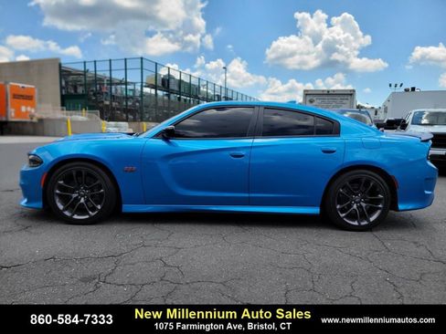 Used 2023 Dodge Charger Scat Pack w/ Navigation & Travel Group image 2