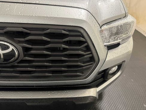 Certified 2022 Toyota Tacoma TRD Off-Road image 5