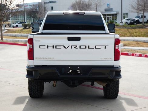 Used 2025 Chevrolet Silverado 2500 Custom w/ Custom Value Package image 4