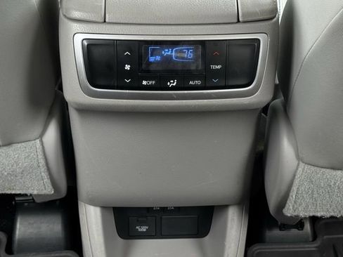 Used 2017 Toyota Highlander XLE image 31