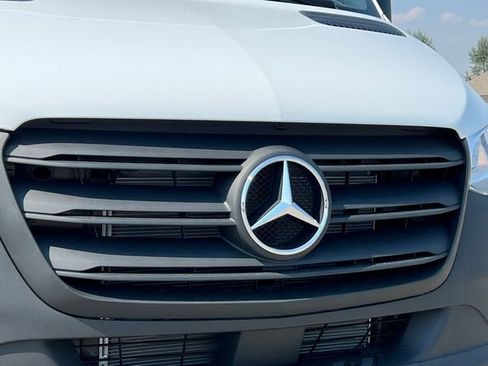 New 2025 Mercedes-Benz Sprinter 2500 image 40