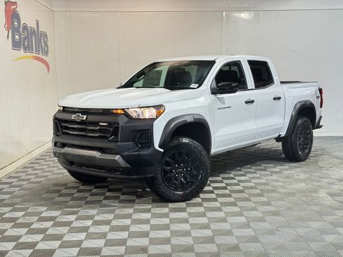 New 2026 Chevrolet Colorado Trail Boss AWD/4WD image 2
