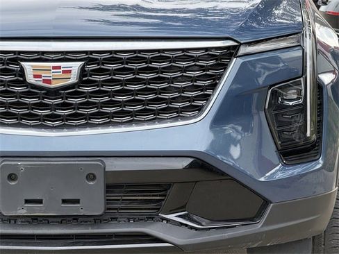 Used 2024 Cadillac XT4 Premium Luxury image 9