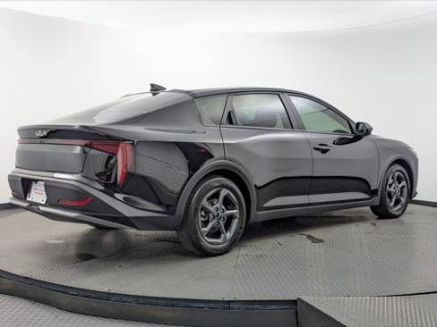 Used 2025 Kia K4 FWD image 8
