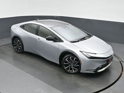 Used 2025 Toyota Prius Plug-In Hybrid image 33