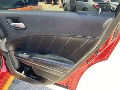 Used 2018 Dodge Charger R/T Scat Pack w/ Dynamics Package RWD image 21