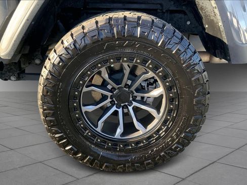 Used 2023 Jeep Gladiator Rubicon w/ LED Lighting Group image 10