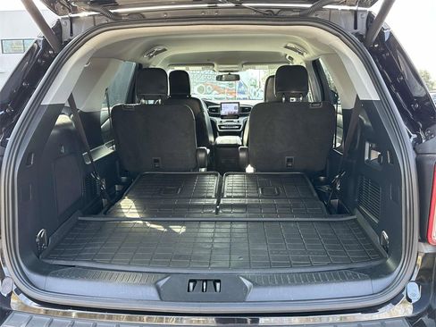Used 2023 Ford Explorer XLT w/ Equipment Group 202A image 8