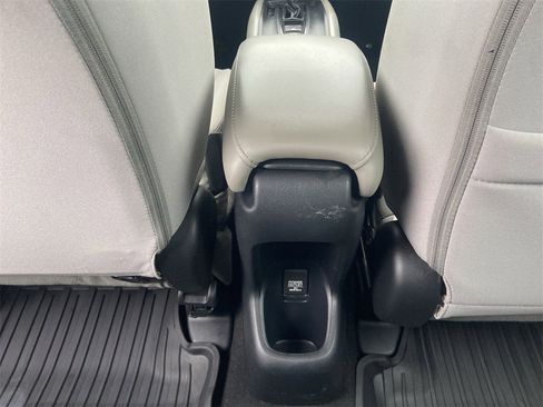 Used 2018 Honda HR-V LX image 20