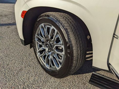 Used 2024 GMC Yukon Denali Ultimate image 37