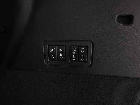 Used 2021 Cadillac XT6 Sport w/ Platinum Package image 7