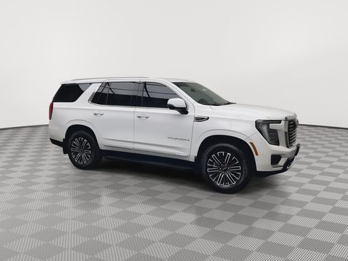 Certified 2025 GMC Yukon Elevation w/ LPO, Elevation Black Package AWD/4WD image 44