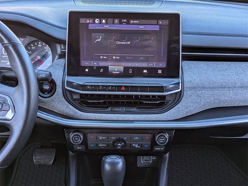 Used 2022 Jeep Compass Latitude w/ Convenience Group image 19