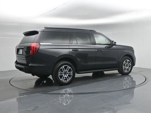 Used 2025 Ford Expedition Active image 33