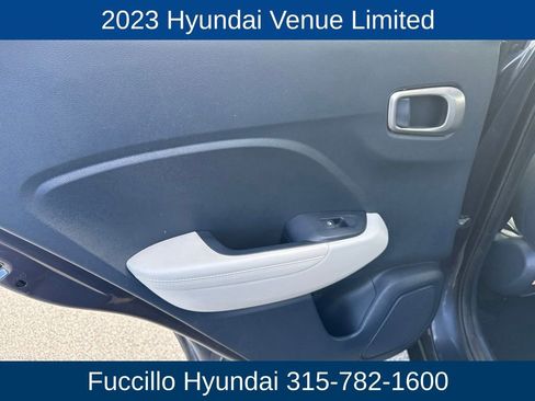 Used 2023 Hyundai Venue Limited FWD image 13