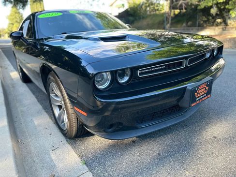 Used 2019 Dodge Challenger SXT image 11