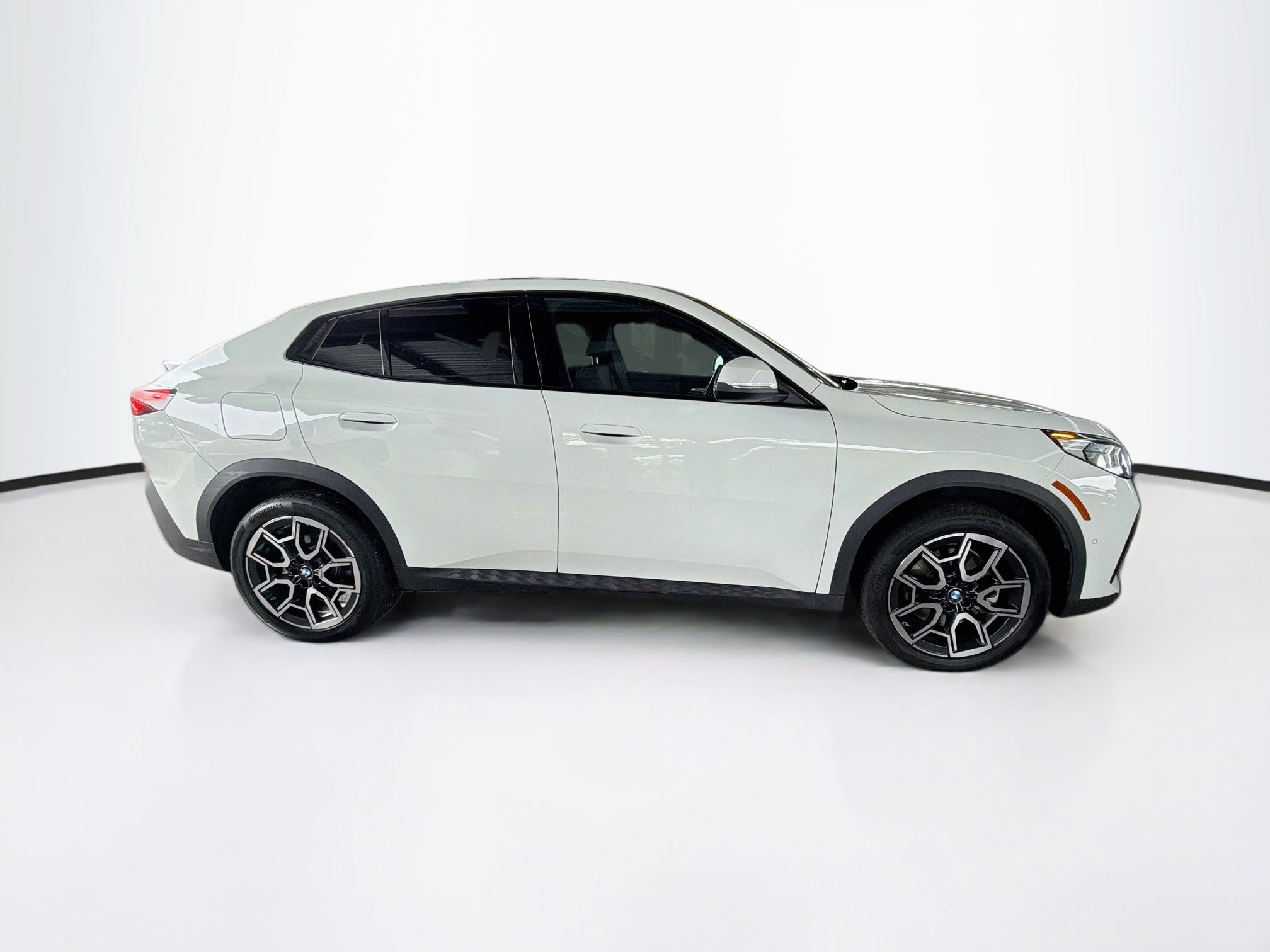 Used 2026 BMW X2 xDrive28i AWD/4WD image 10