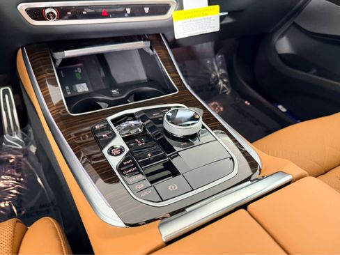 New 2026 BMW X5 M60i image 17