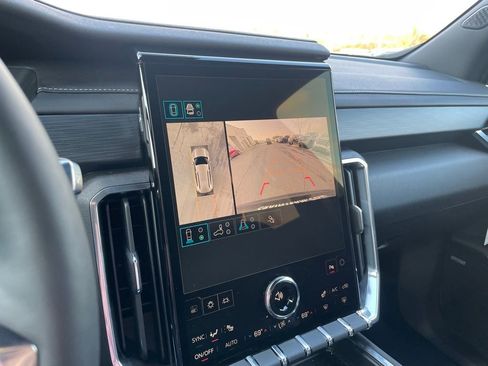 New 2026 GMC Acadia Elevation image 17