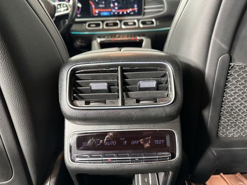 Used 2023 Mercedes-Benz GLS 450 4MATIC image 22