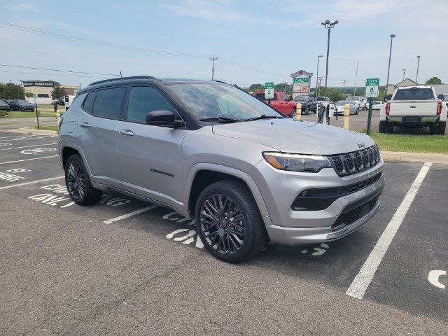Used 2023 Jeep Compass High Altitude AWD/4WD image 3
