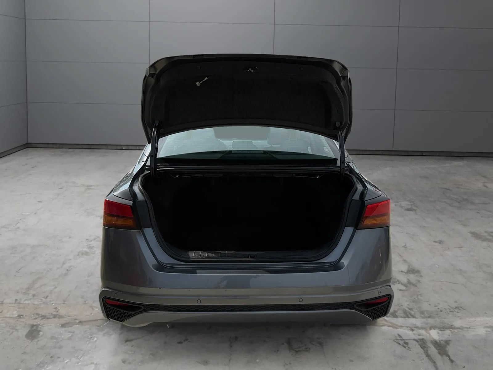 Used 2021 Nissan Altima 2.5 SV FWD image 9