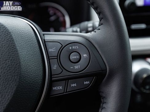 Used 2024 Toyota RAV4 XLE Premium image 31