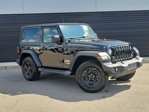 Used 2019 Jeep Wrangler Sport AWD/4WD image 4