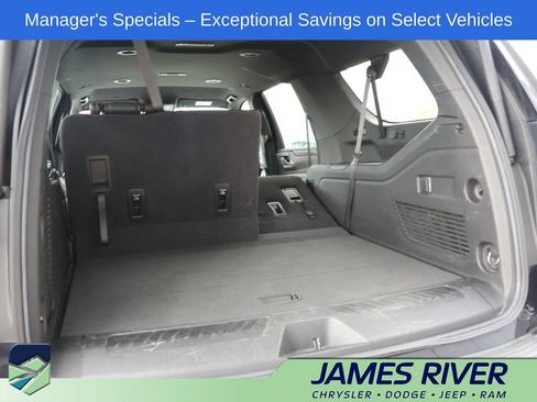 Used 2024 Chevrolet Suburban LT AWD/4WD image 16