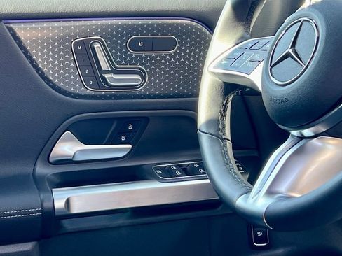 Certified 2025 Mercedes-Benz GLB 250 4MATIC image 22