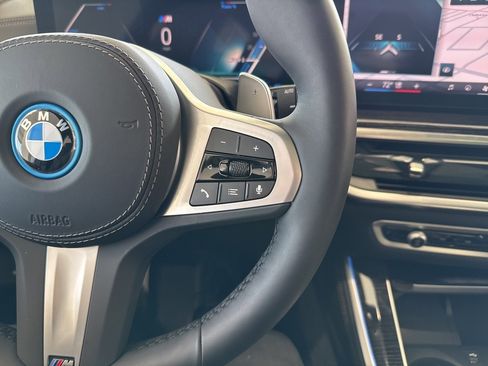 Certified 2026 BMW X5 xDrive50e w/ Executive Package image 22