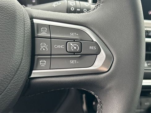 New 2026 Jeep Compass Limited image 34