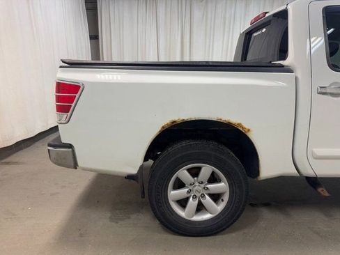 Used 2013 Nissan Titan SV image 4