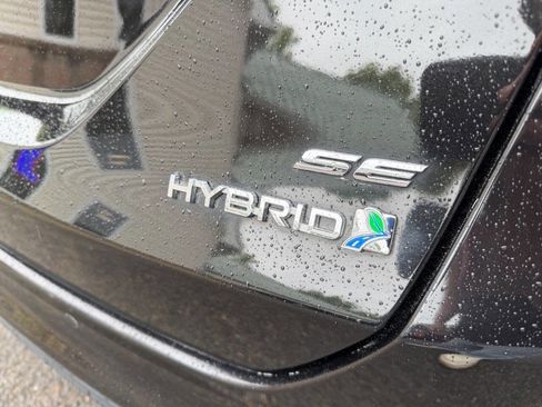 Used 2014 Ford Fusion SE w/ Equipment Group 502A FWD image 9