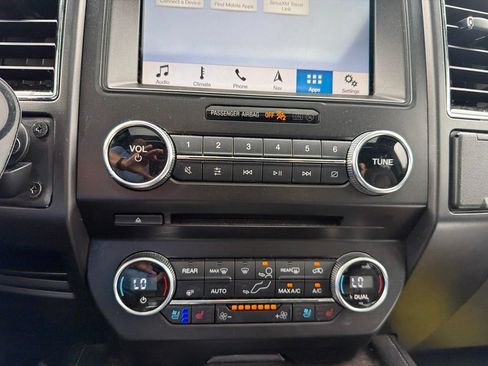 Used 2018 Ford Expedition Limited w/ Equipment Group 301A AWD/4WD image 21