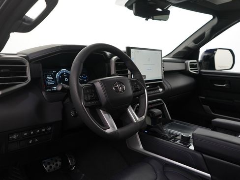 Used 2025 Toyota Sequoia Platinum image 16