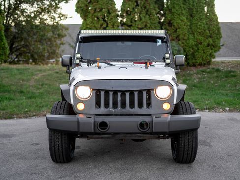 Used 2015 Jeep Wrangler Sport image 2