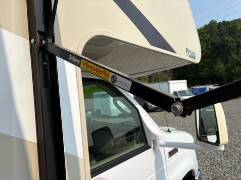 Used 2018 Ford E-450 and Econoline 450 Super Duty w/ Motorhome Prep Package image 14