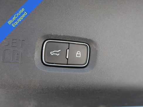 Used 2025 Ford Expedition Active image 17