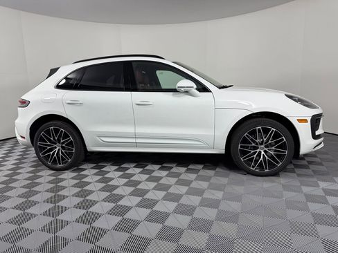 Certified 2026 Porsche Macan AWD/4WD image 8